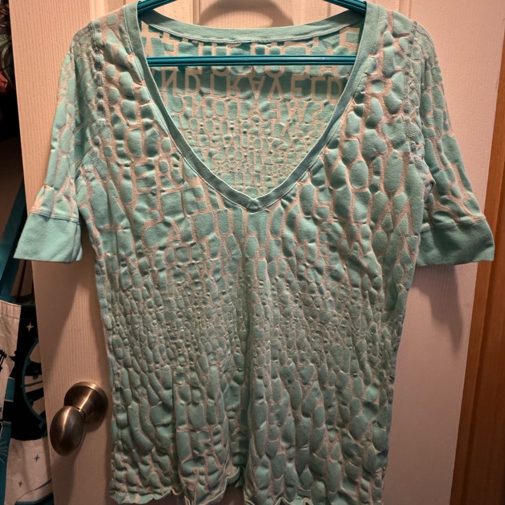 Lululemon manifesto top